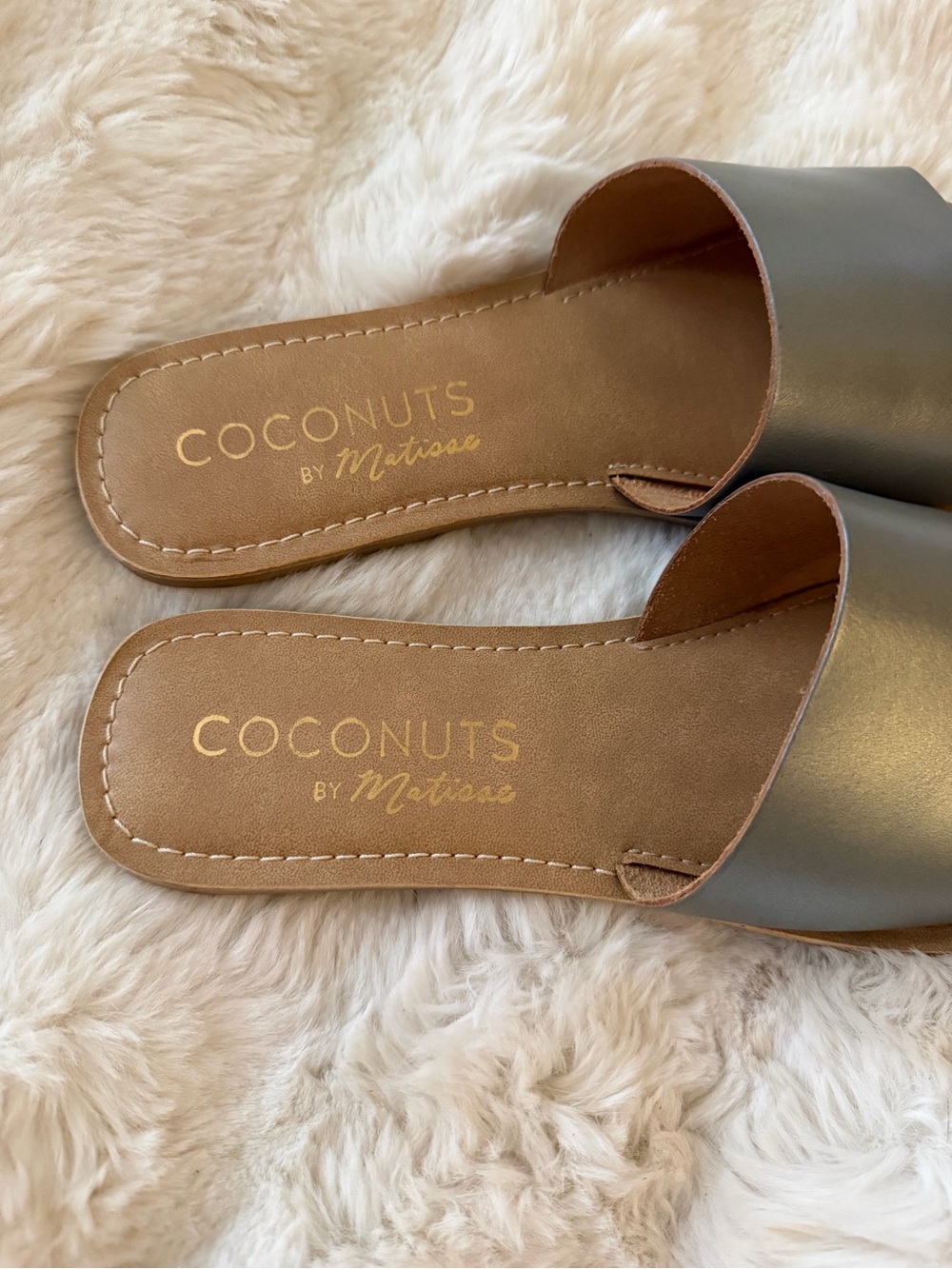 Great condition Coconuts Matisse Silver Slide leather Sandals size 9 - Picture 5 of 7